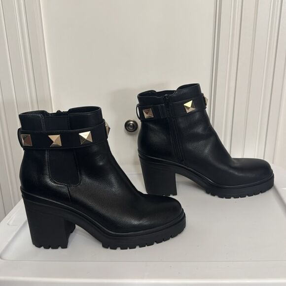 Mix No. 6 Black and Gold Ankle Booties Sleek Design - Picture 3 of 6